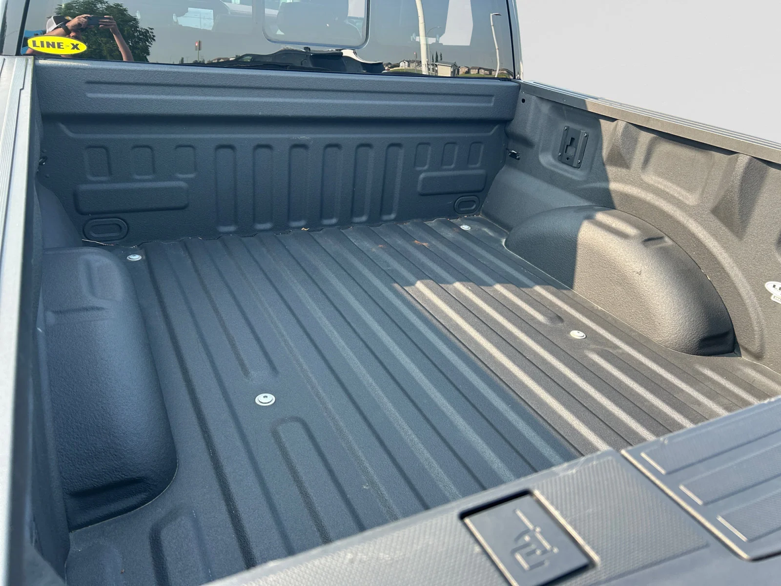 Used 2021 BLACK Ford LARIAT SuperCrew image 10