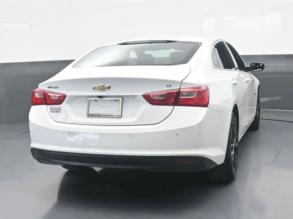 Used 2024 Summit White Chevrolet LT image 4
