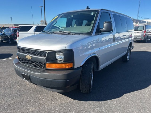 2017 Chevrolet Express Passenger 2500 LS photo 3