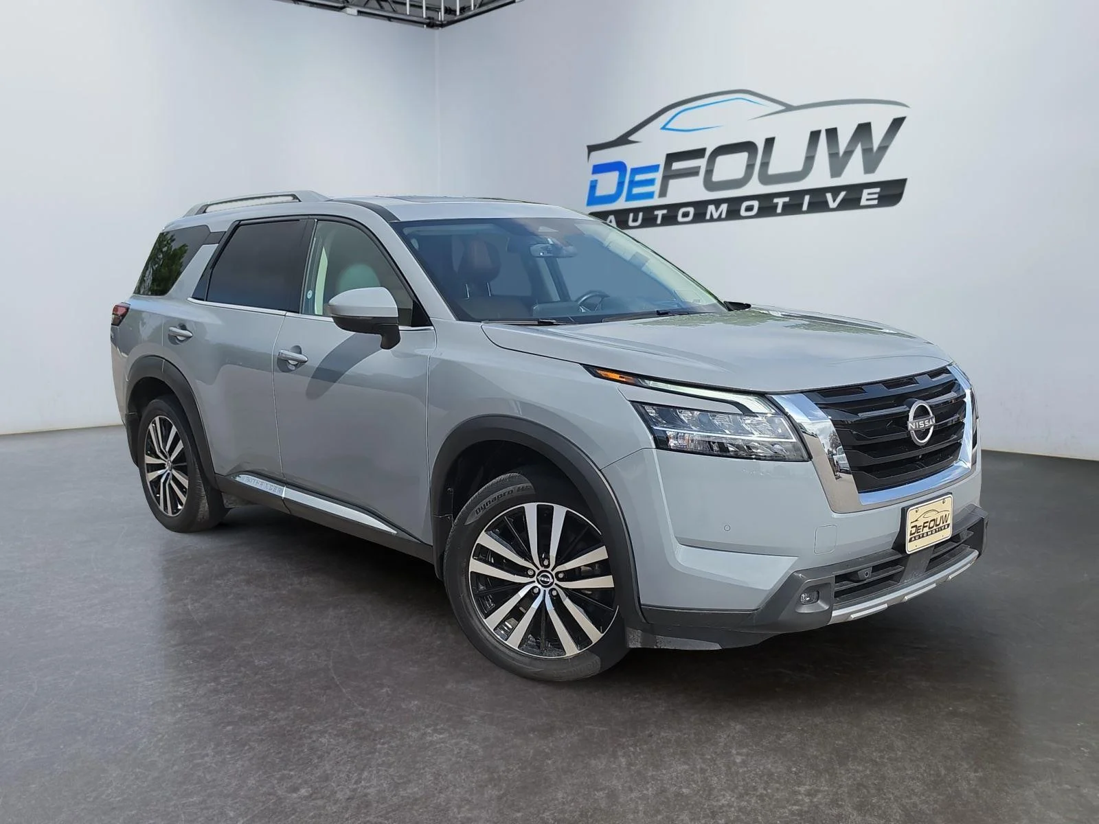 Used 2024 BLUE NISSAN PLATINUM 4WD image 1