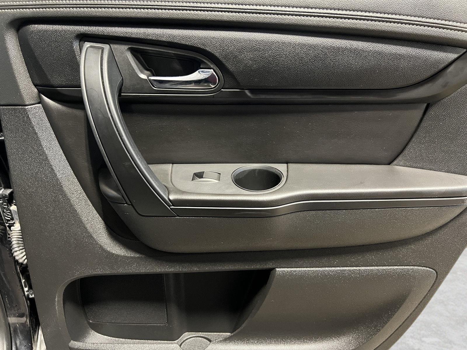 Used 2014 Black Granite Metallic Chevrolet LT image 18