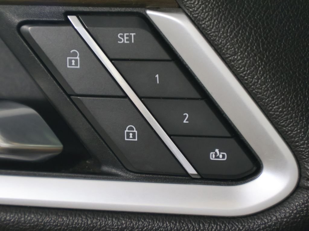 Used 2022 Black Chevrolet High Country image 33