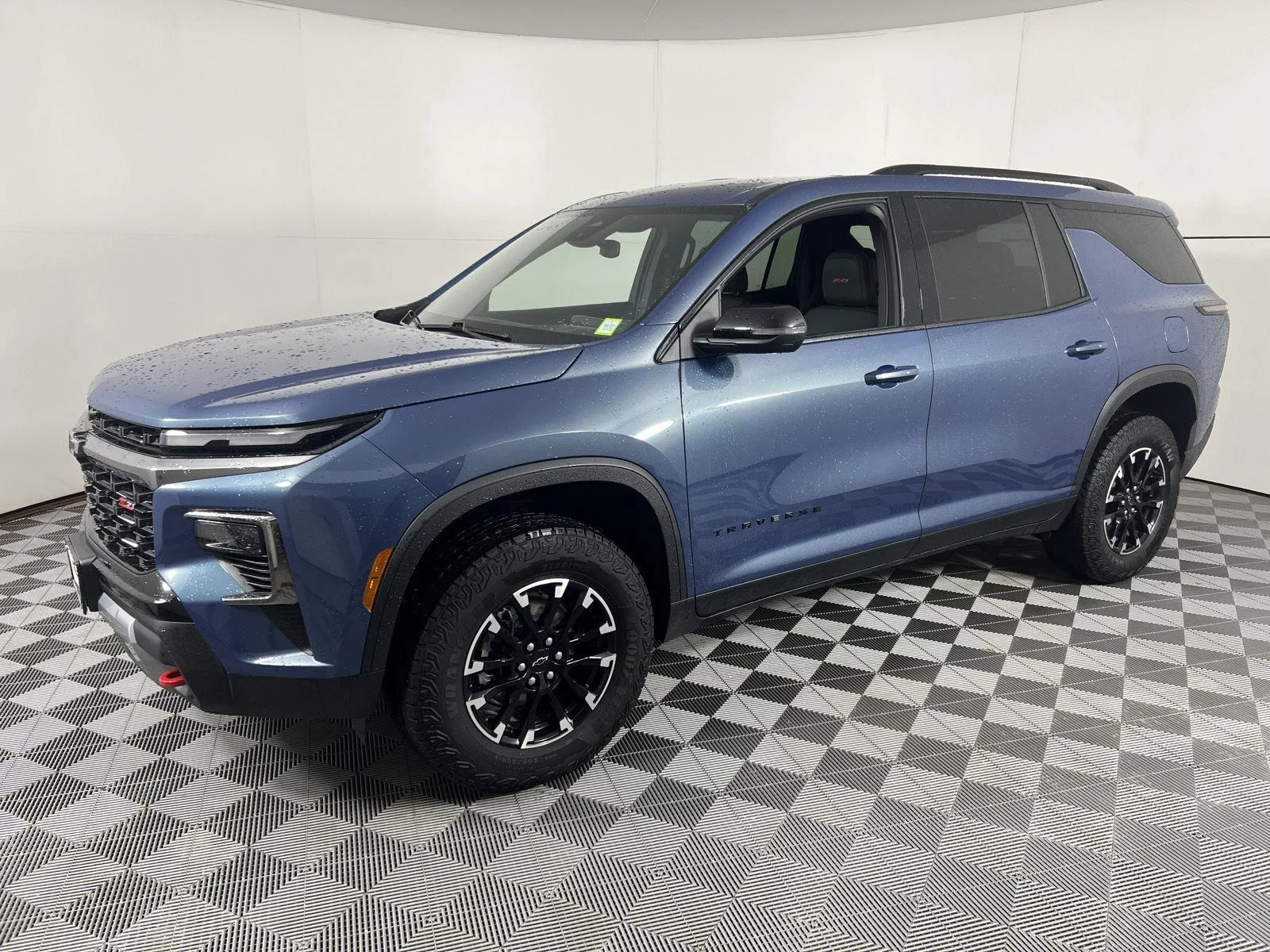 Used 2025 Lakeshore Blue Chevrolet Z71 image 7