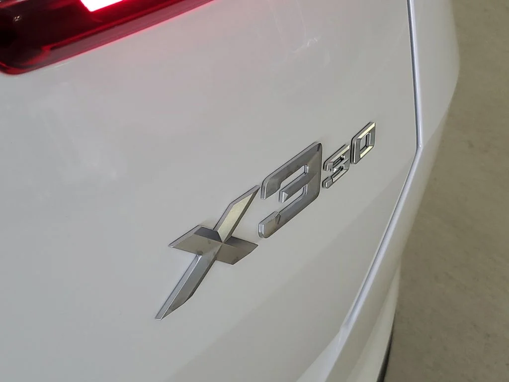 Used 2026 Alpine White BMW 30 xDrive image 6
