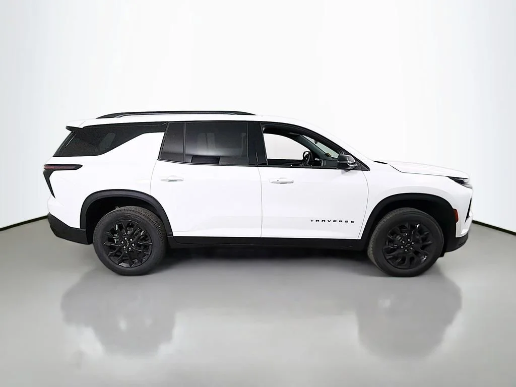 2026 Chevrolet Traverse LT - Photo 4