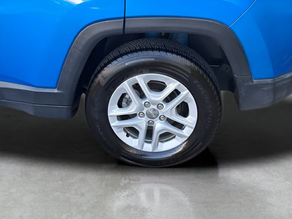 Used 2018 Laser Blue Pearlcoat Jeep Sport image 4
