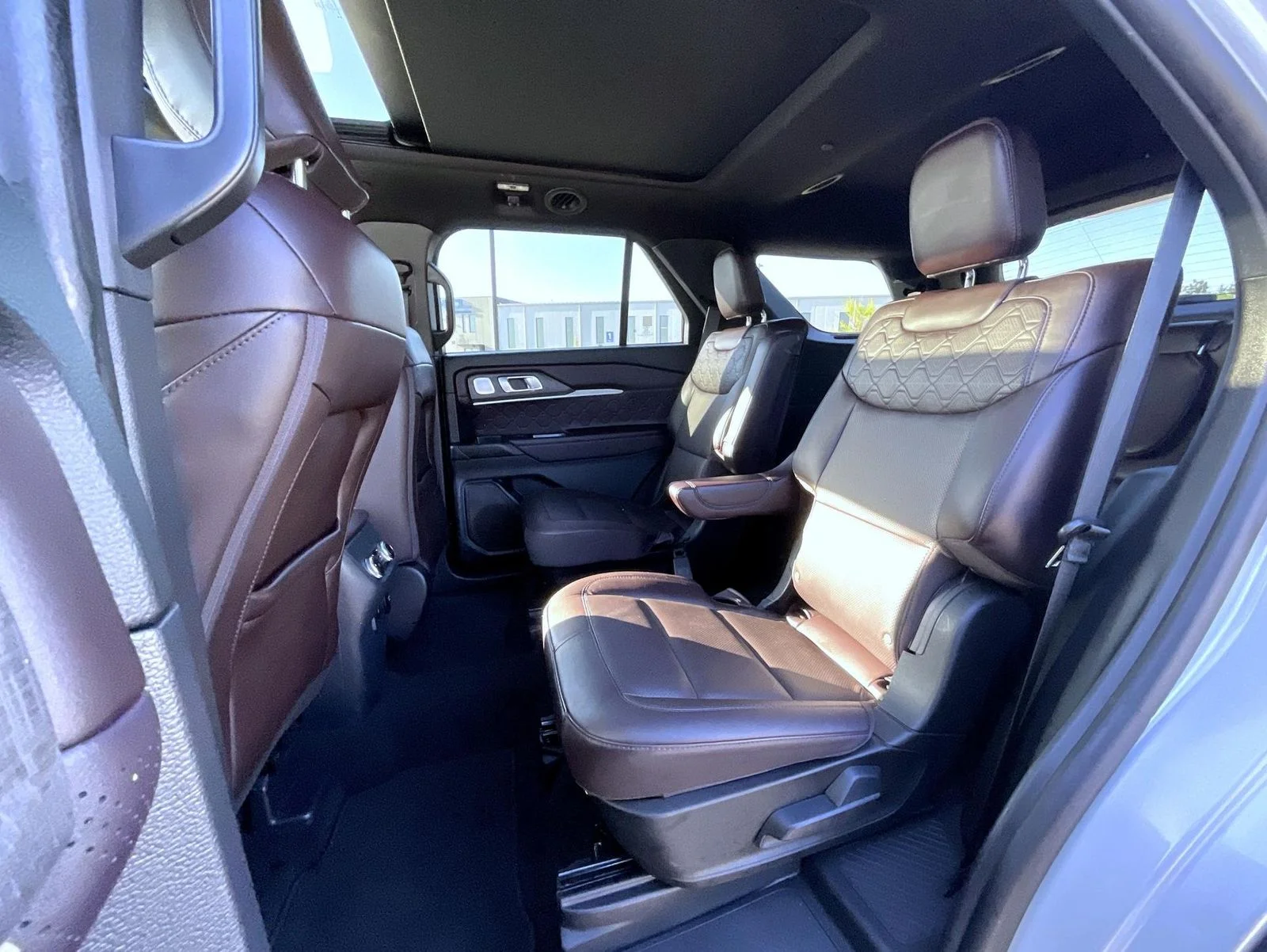 Used 2025 White Ford Platinum image 19