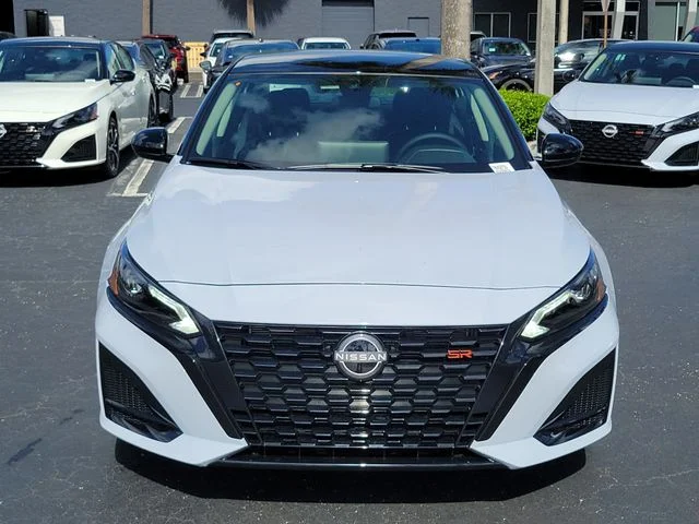 New 2026 Gray Sky Pearl / Super Black Two-tone Nissan SR image 2