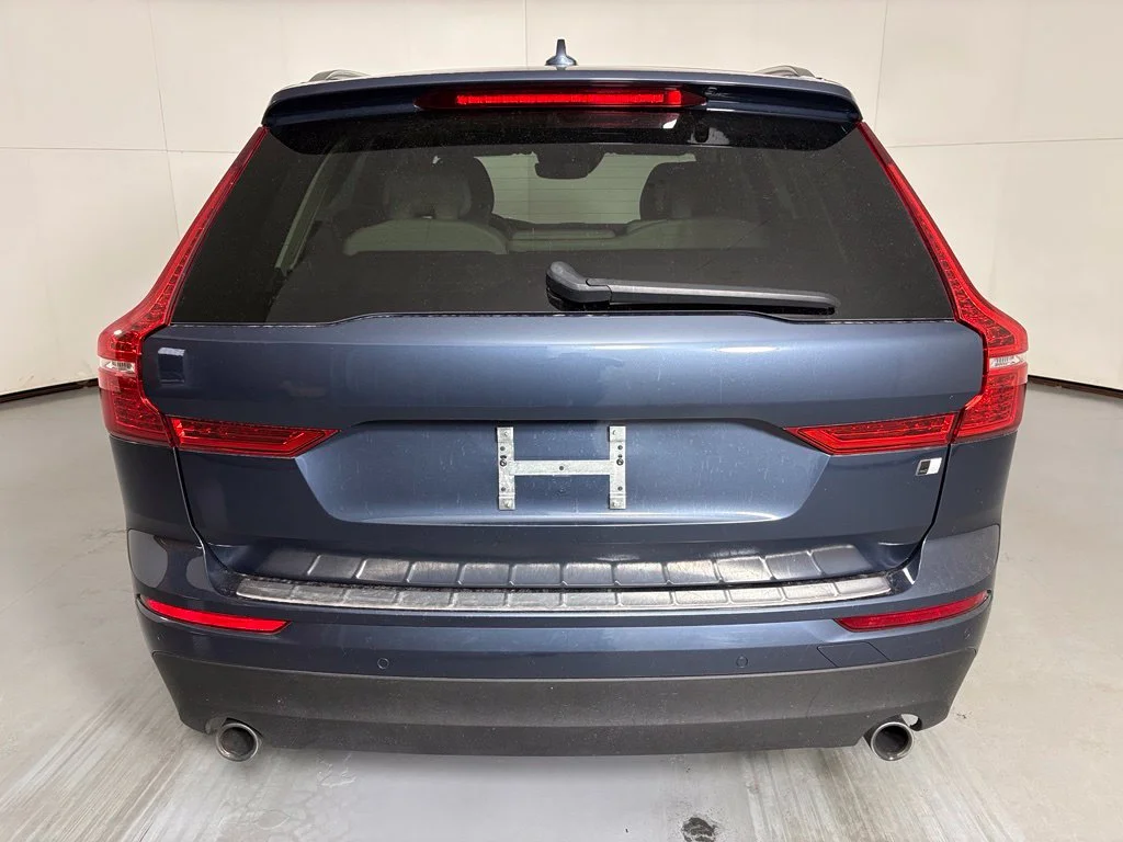 Used 2021 Blue Volvo T5 Momentum image 7