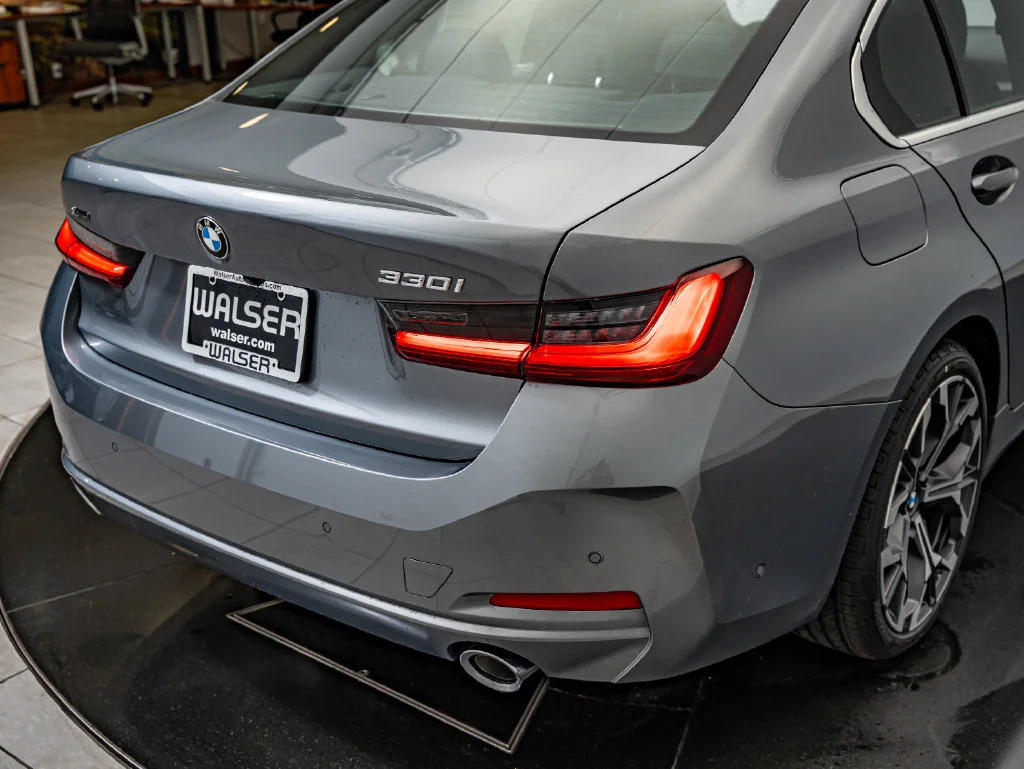 New 2026 Skyscraper Grey Metallic BMW 330i xDrive image 14