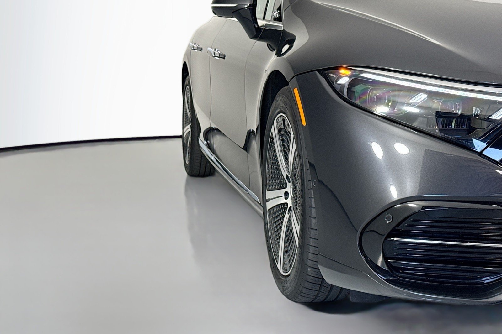 Used 2022 Graphite Grey Metallic Mercedes-Benz 450+ image 13