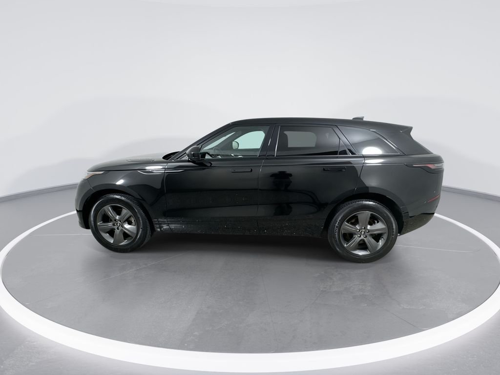 Certified Used 2025 Black Land Rover Dynamic SE image 5
