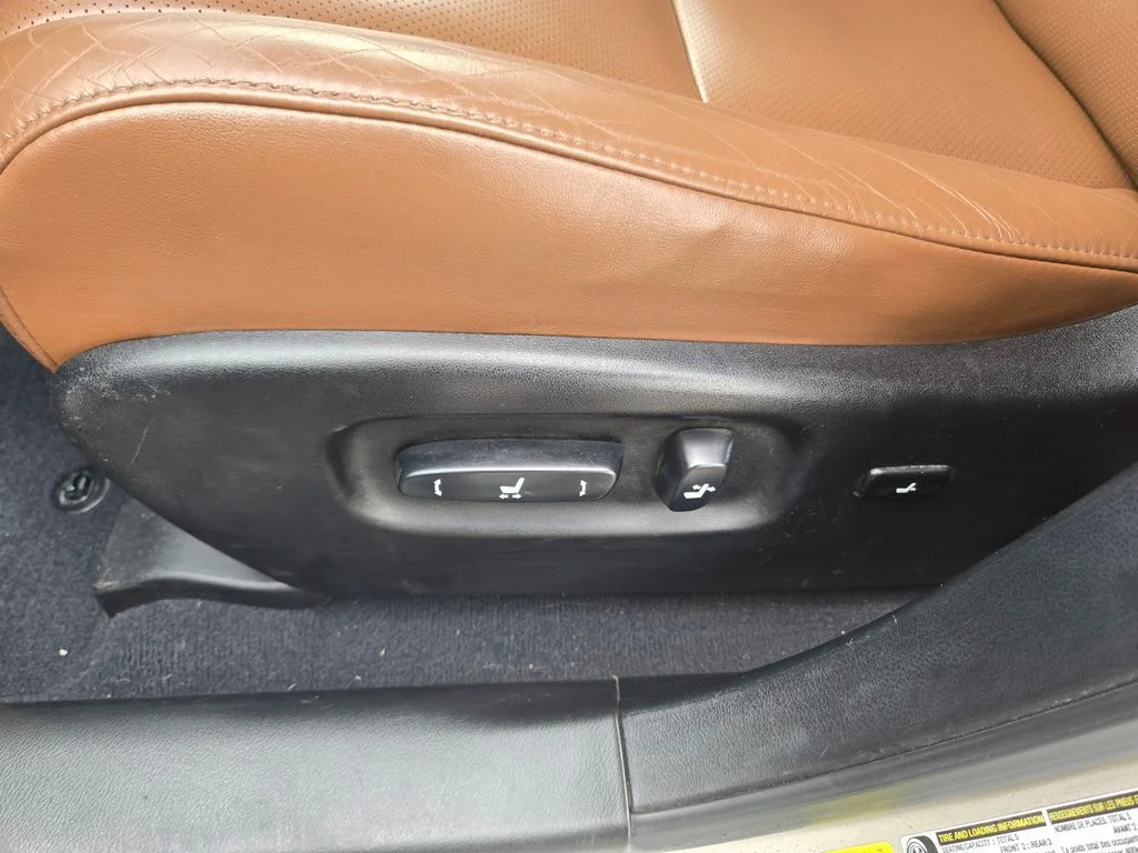 Used 2013 Cashmere Metallic Lexus 350 image 13