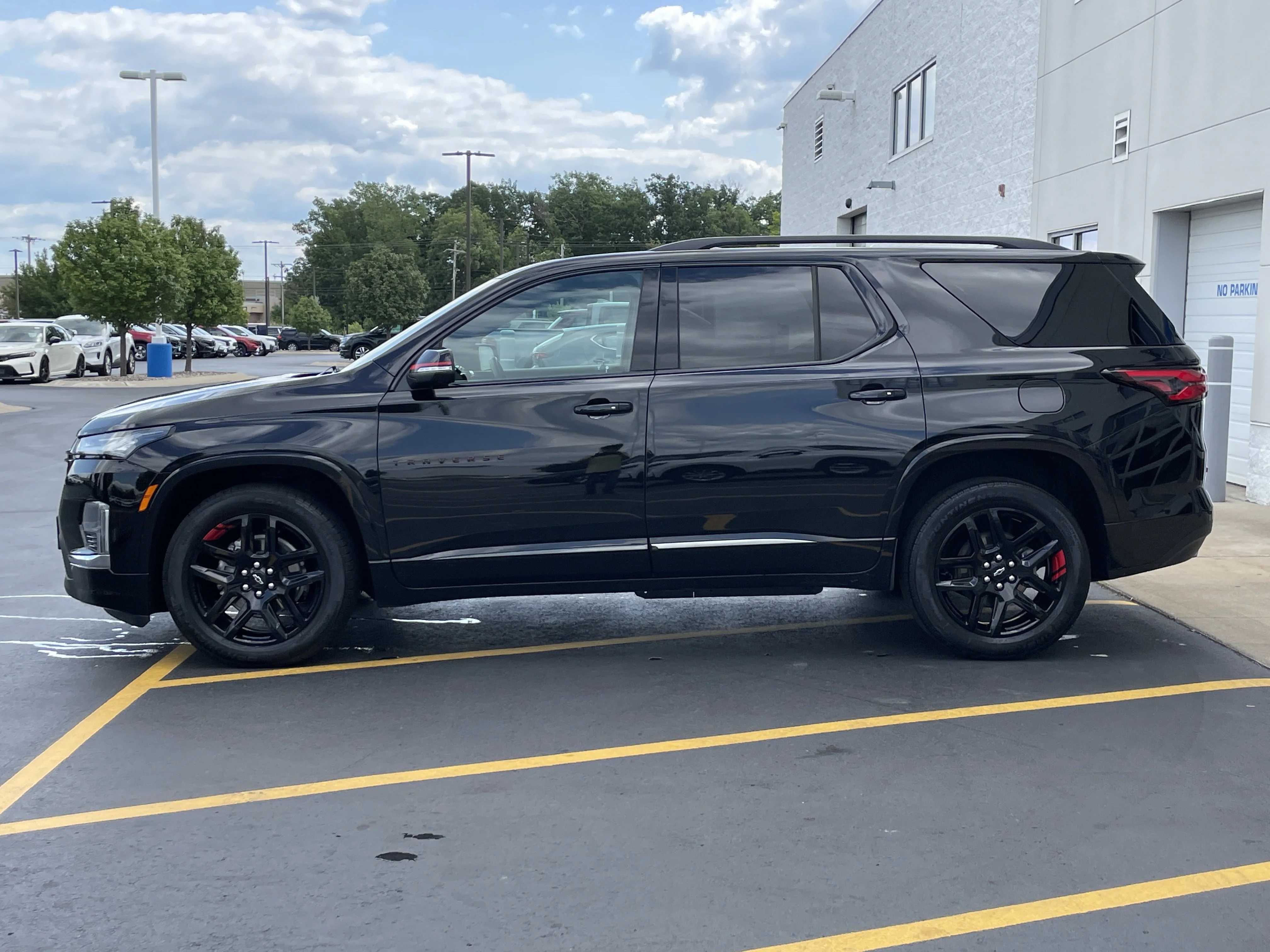 Used 2022 Mosaic Black Metallic Chevrolet Premier image 4