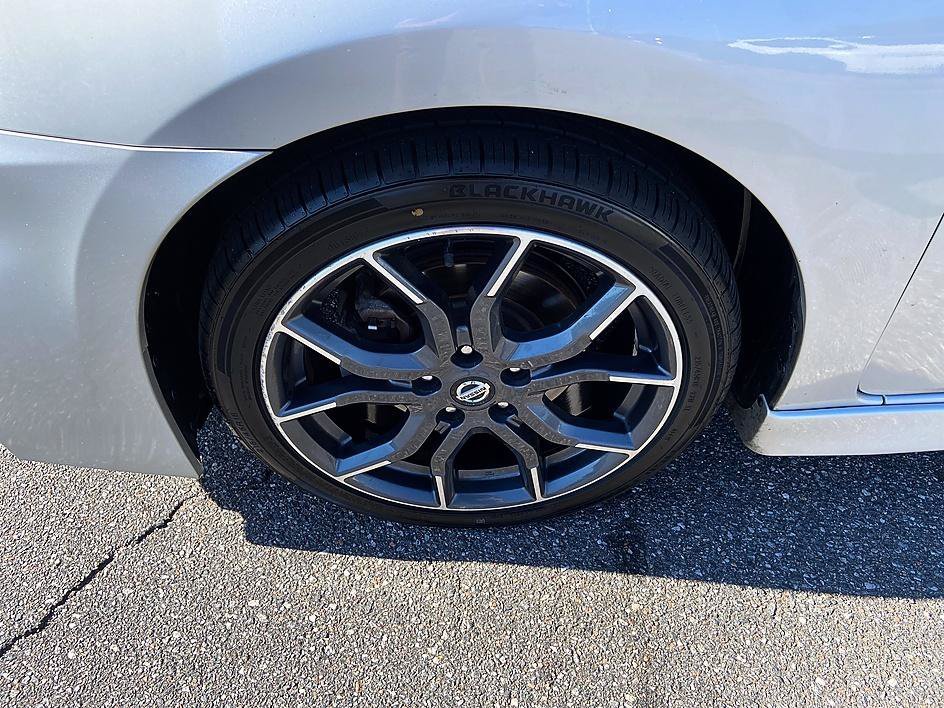 Used 2019 Brilliant Silver Metallic Nissan NISMO image 8