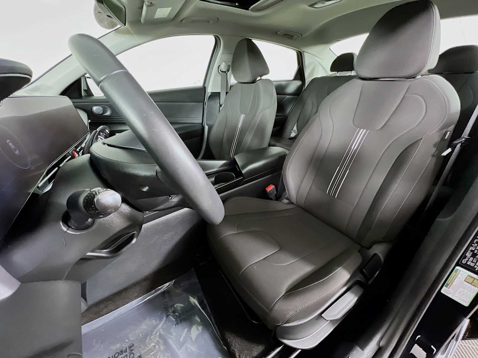 Used 2025 Abyss Black Hyundai SEL Convenience image 22
