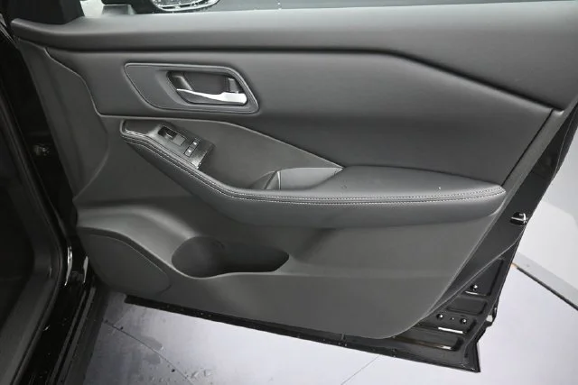New 2027 Black Nissan SV image 11