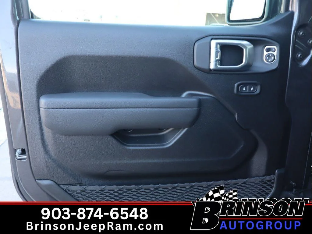 Used 2026 Granite Crystal Metallic Clearcoat Jeep Willys image 9