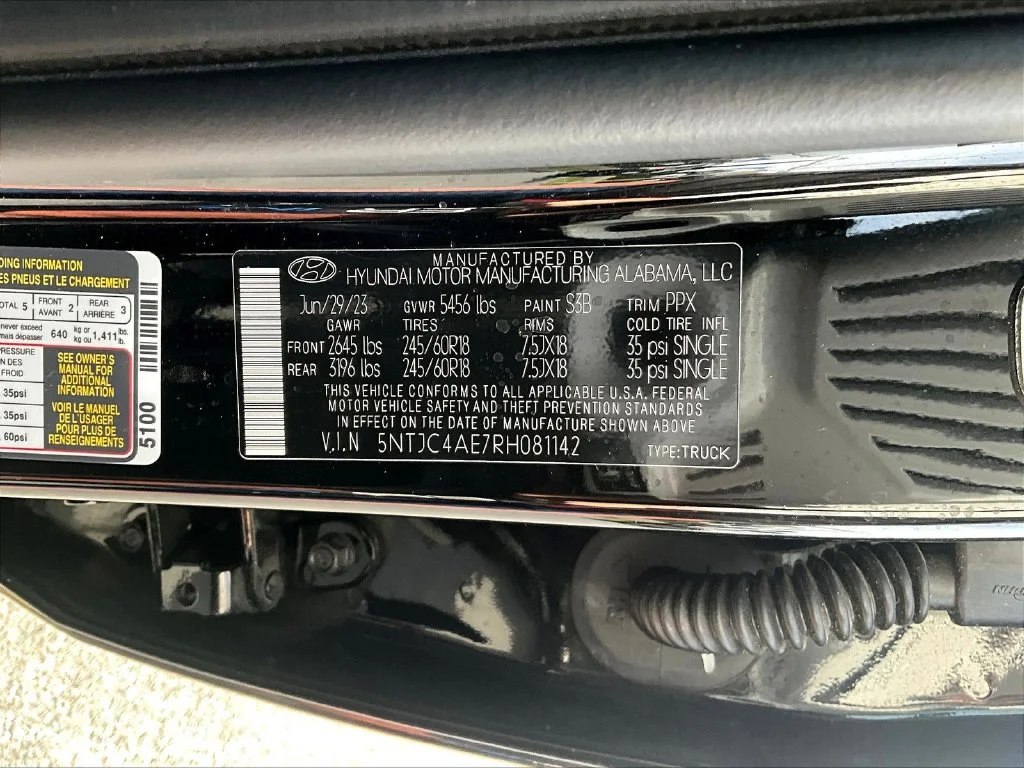 Used 2024 Black Hyundai SEL image 21