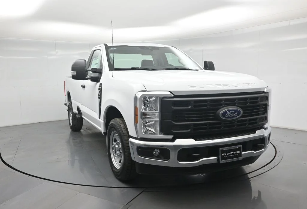 New 2026 Oxford White Ford XL image 35