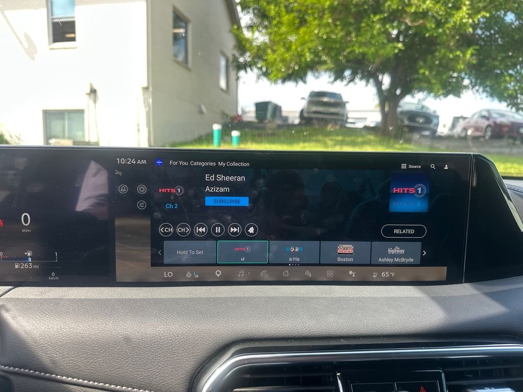 Used 2025 Black Nissan Platinum image 32