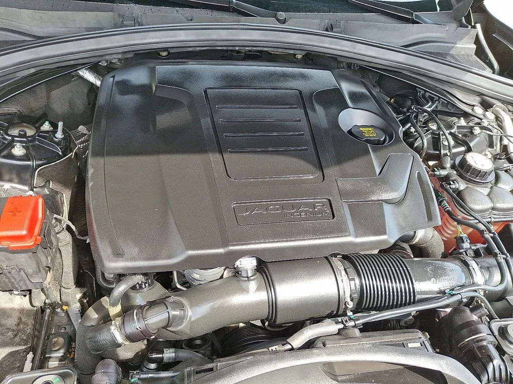 Certified Used 2023  Jaguar P250 S image 25
