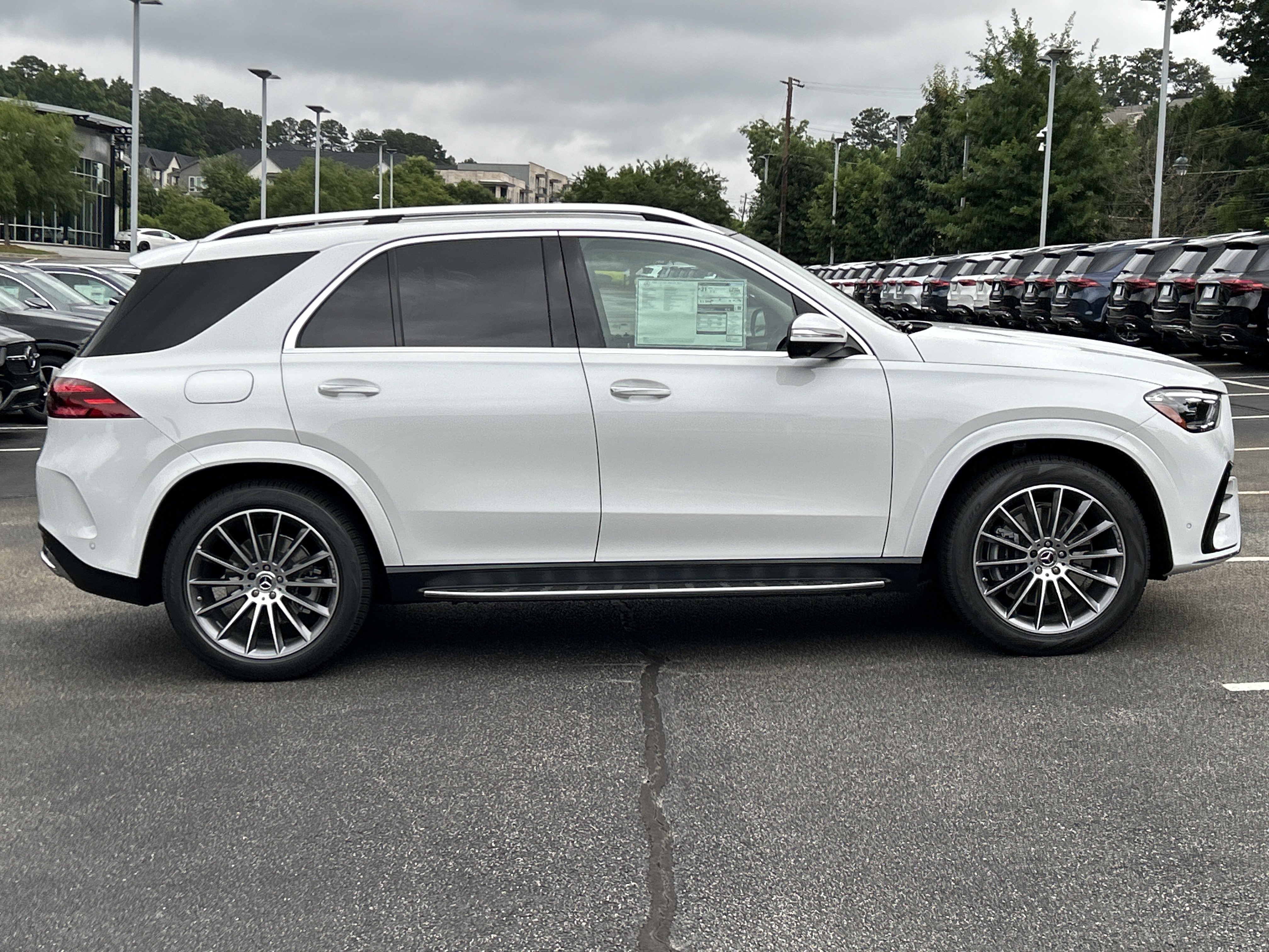 New 2026 MANUFAKTUR Moonlight White Metallic Mercedes-Benz GLE 450 4MATIC® SUV image 5