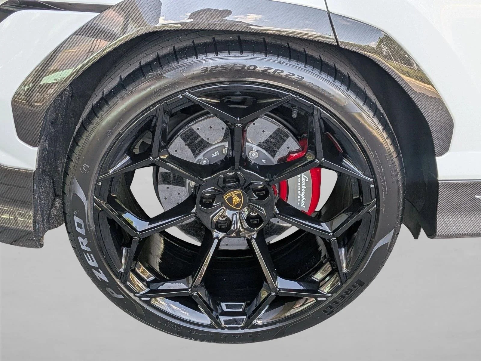 Used 2023 White Lamborghini Performante image 25