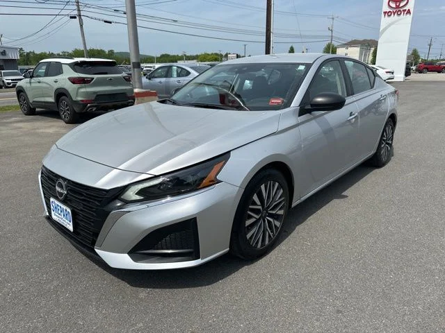 Used 2024 Silver Nissan 2.5 SV image 3