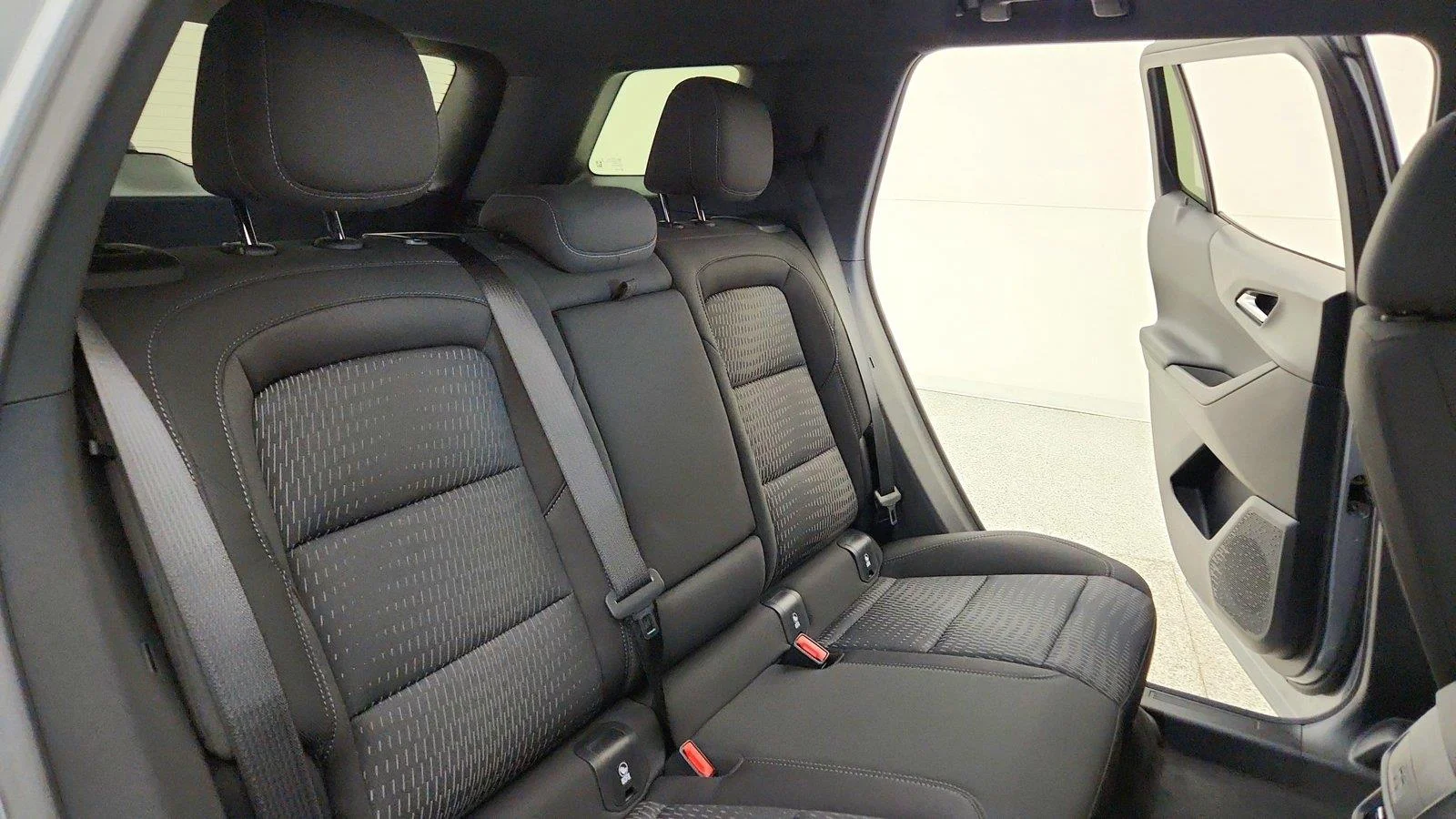 2027 Chevrolet Equinox LT - Photo 28