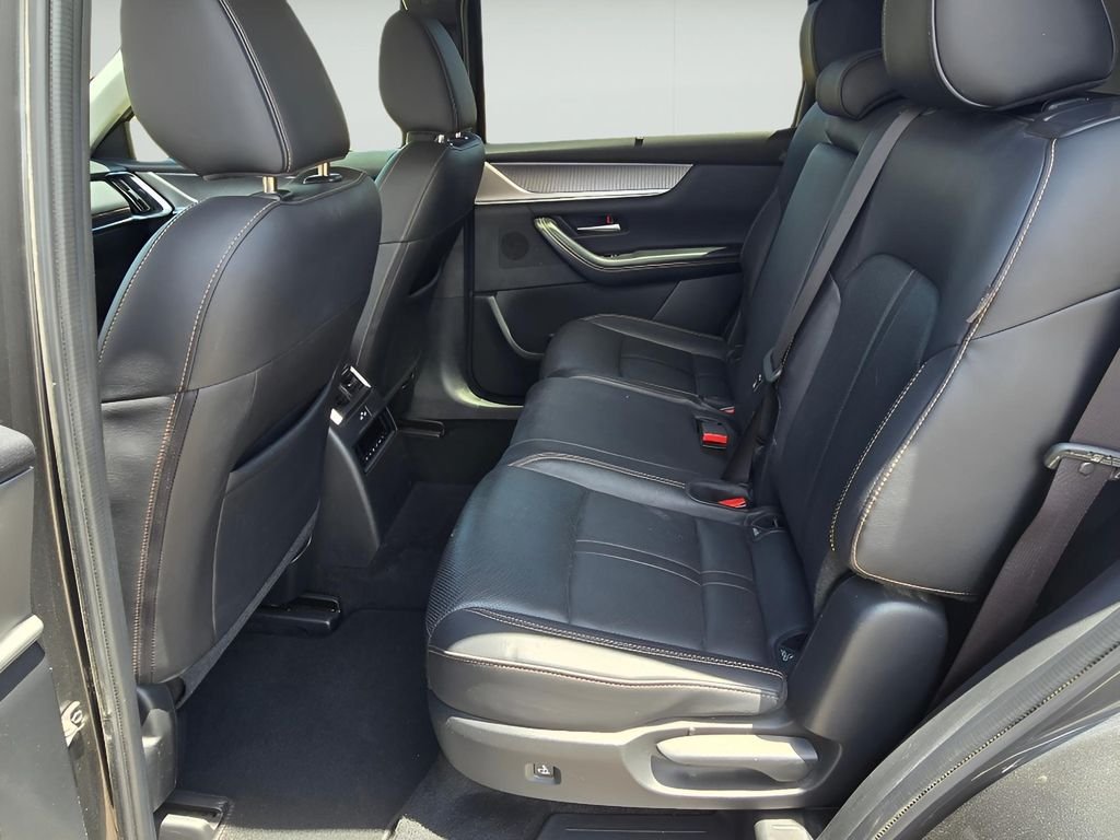 Used 2025 Machine Gray Metallic Mazda Preferred Package image 15