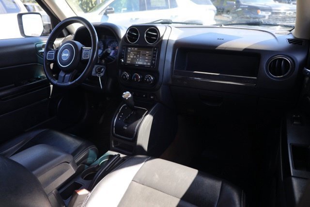 Used 2016 Black Jeep Latitude image 35