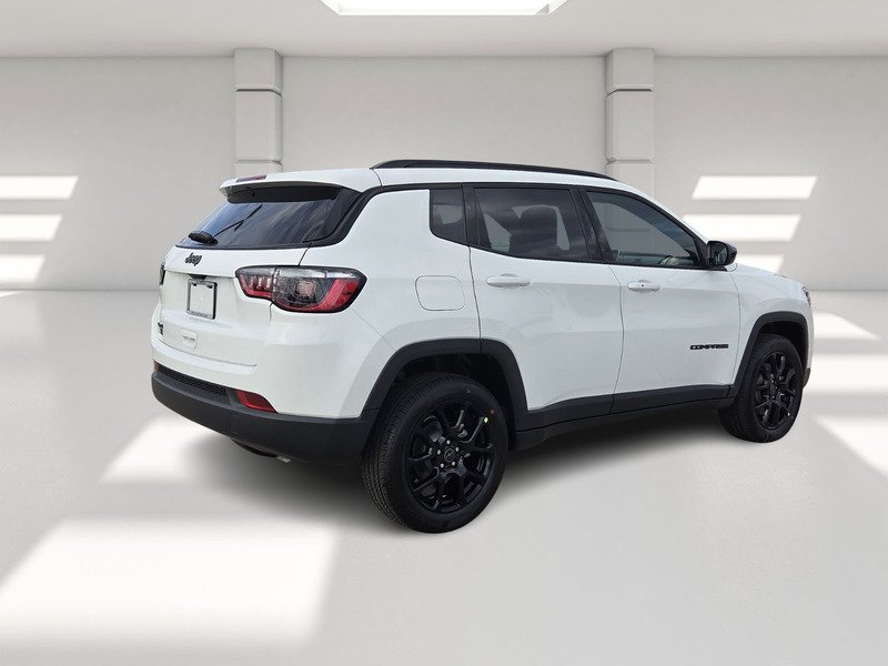 New 2026 Bright White Clear-Coat Exterior Paint Jeep LATITUDE ALTITUDE 4X4 image 5