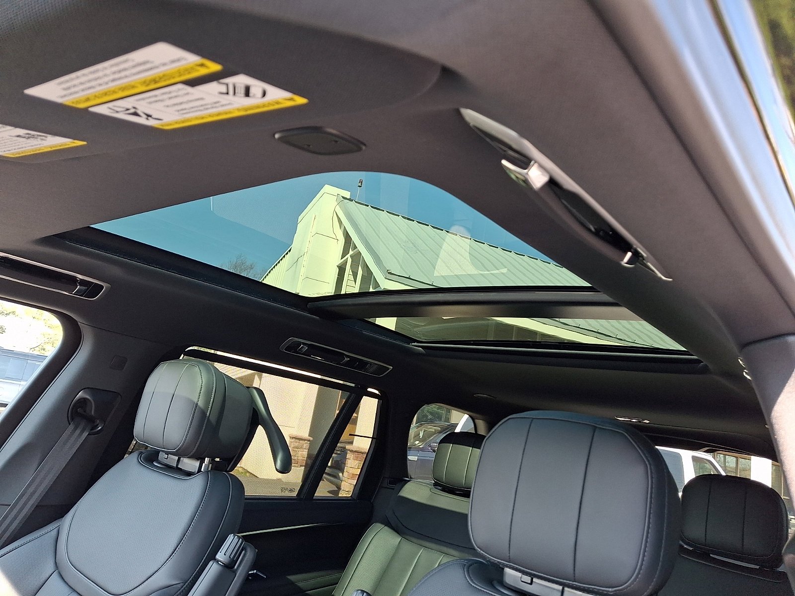 2026 Land Rover Range Rover SE - Photo 12