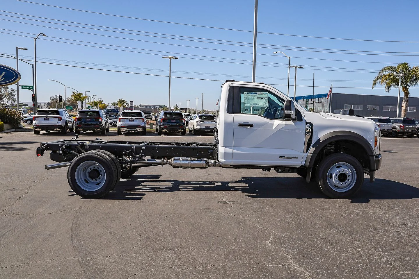 New 2026 Oxford White Ford F-450® XL image 3