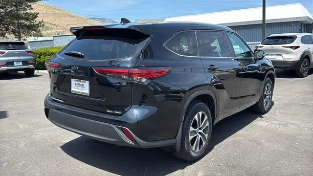 Used 2023 Black Toyota XLE image 3