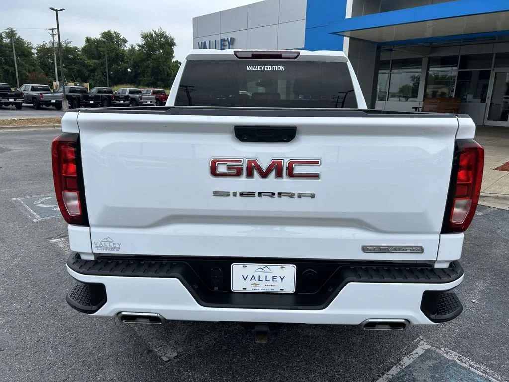 Used 2024 Summit White GMC Elevation image 5