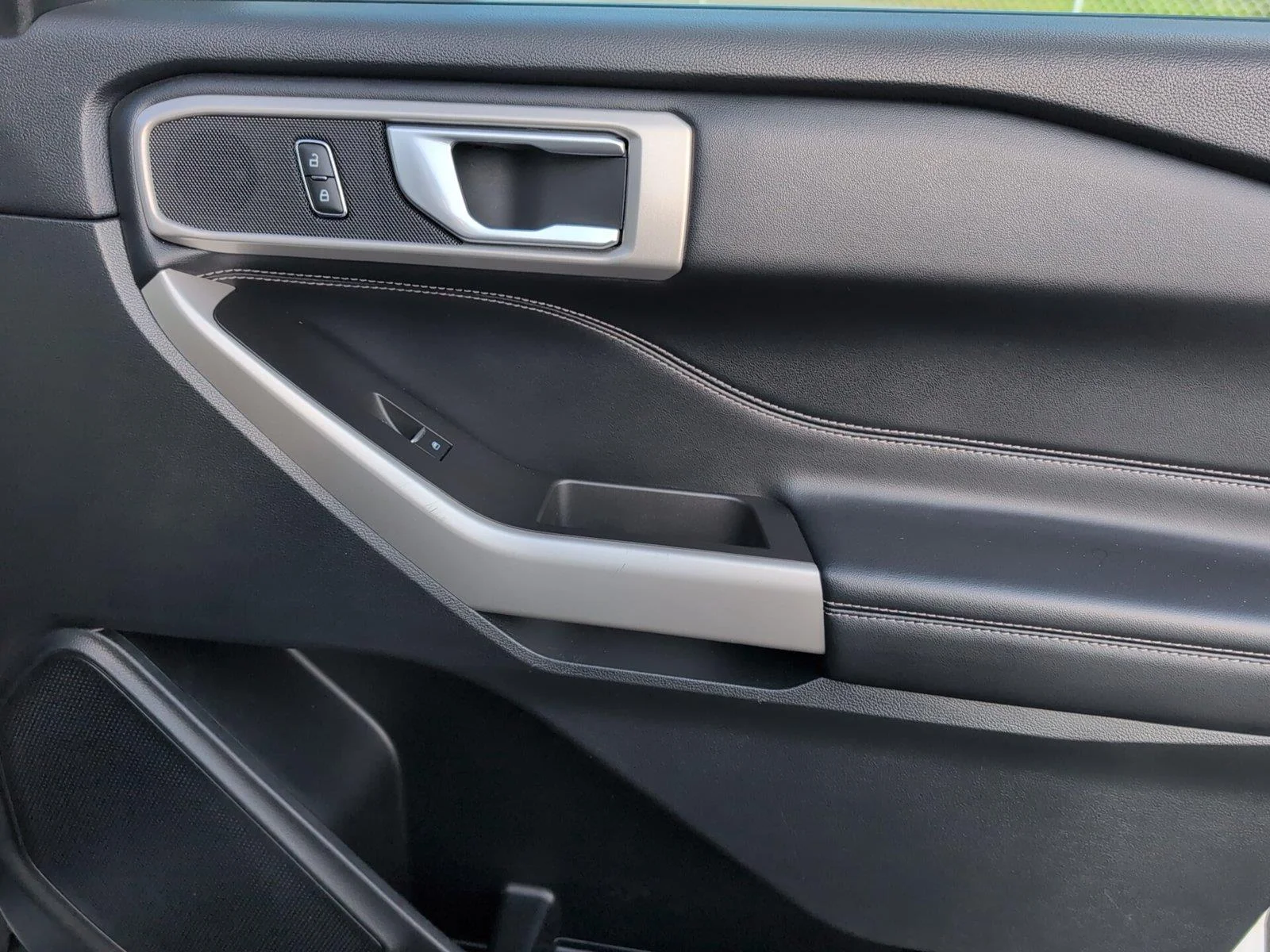 Used 2023 Star White Metallic Tri-Coat Ford XLT image 38