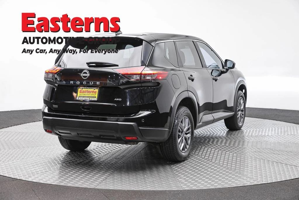 Used 2024 Black Nissan S image 5