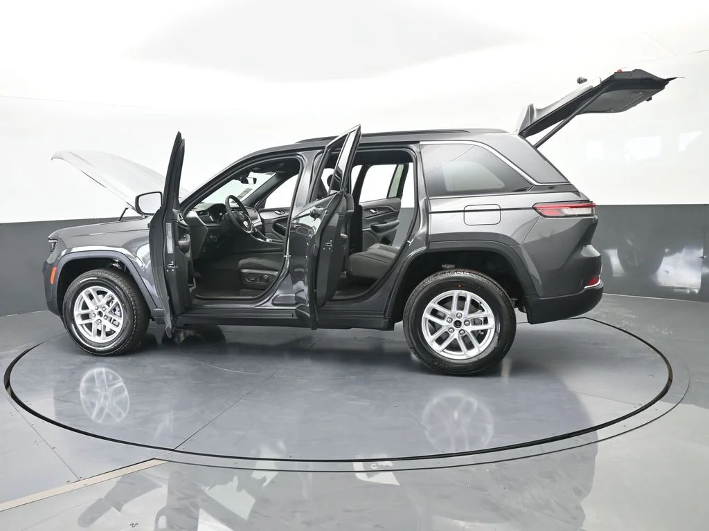 New 2026 Baltic Gray Metallic Clearcoat Jeep Laredo X image 71