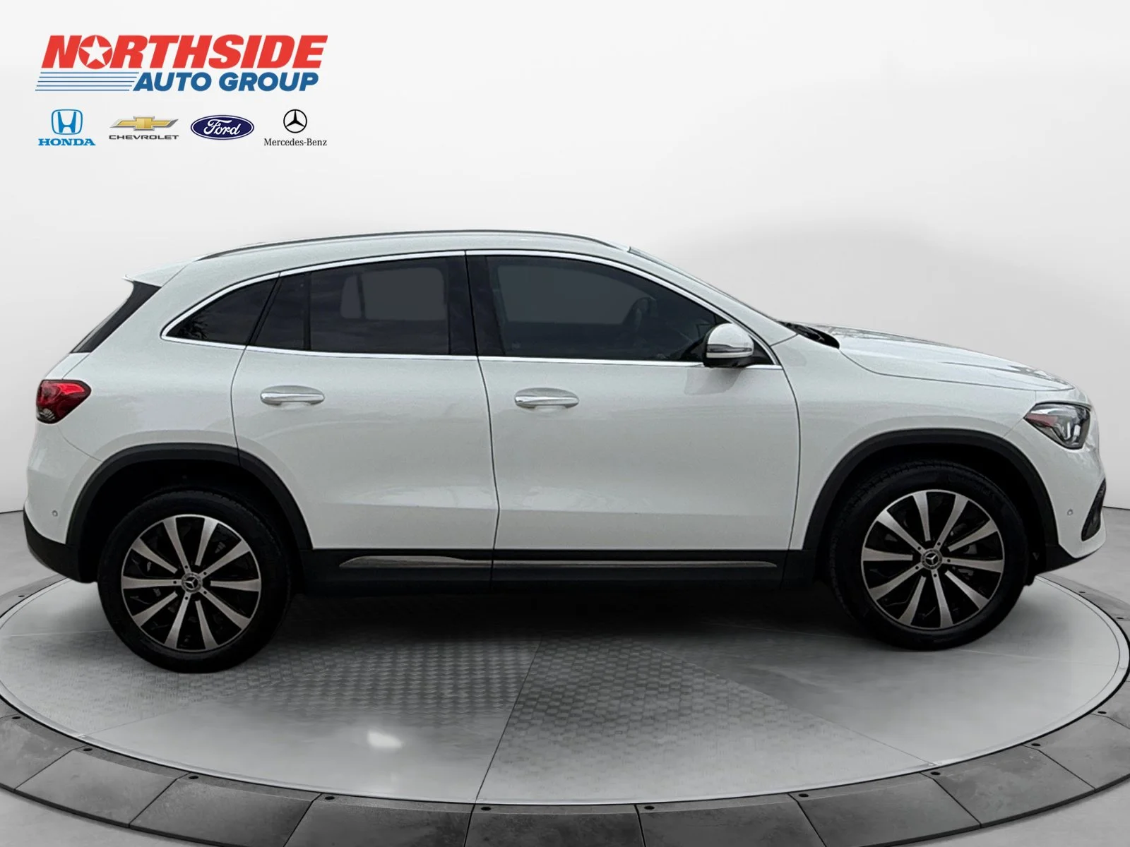 Used 2023 Polar White Mercedes-Benz GLA 250 image 8