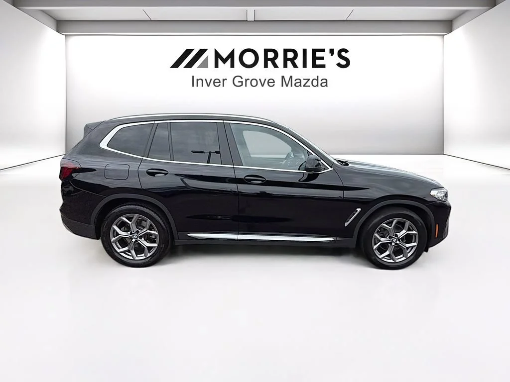 Used 2023  BMW xDrive30i image 4