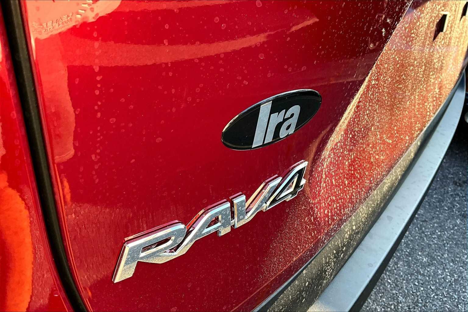 Used 2025 Ruby Flare Pearl Toyota XLE image 15