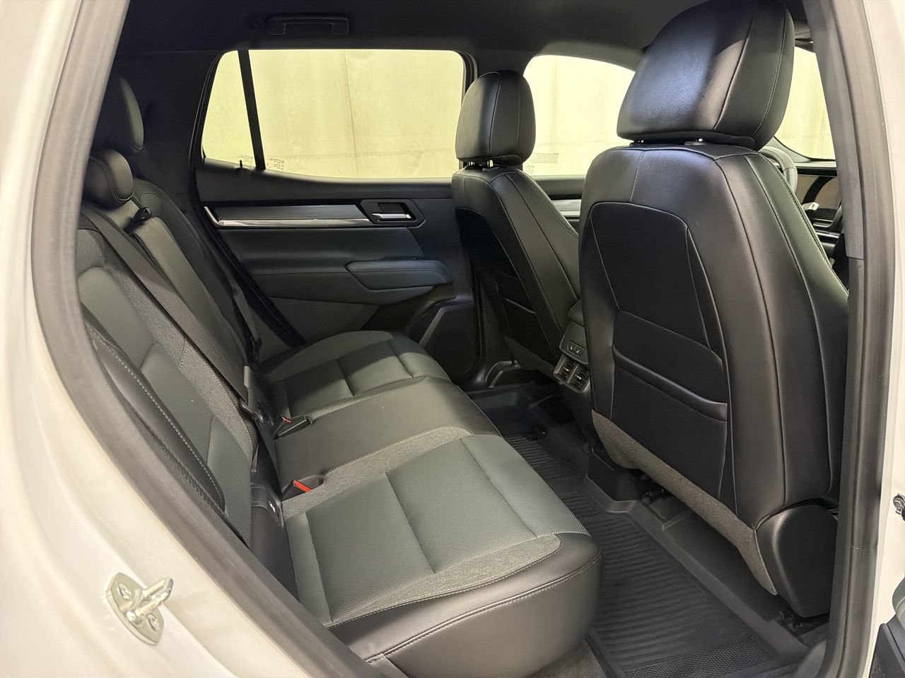 Used 2026 Summit White GMC AT4 image 19