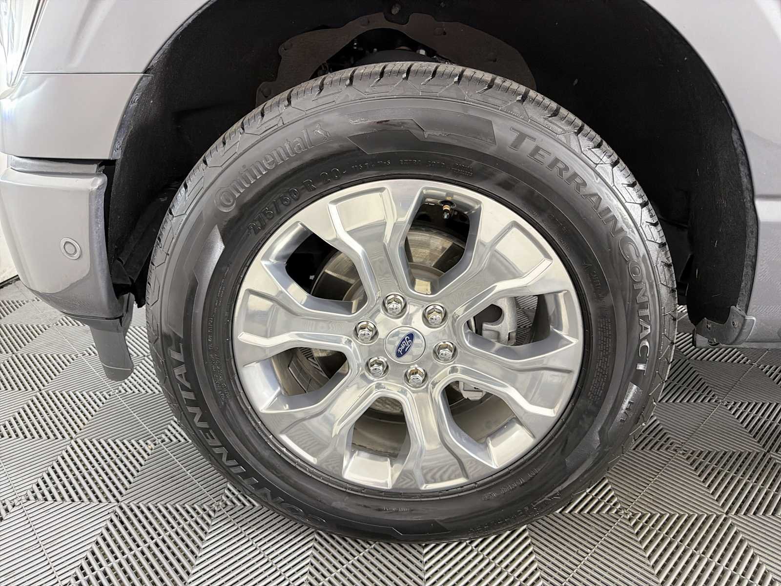 Used 2021 Carbonized Gray Metallic Ford Platinum image 10