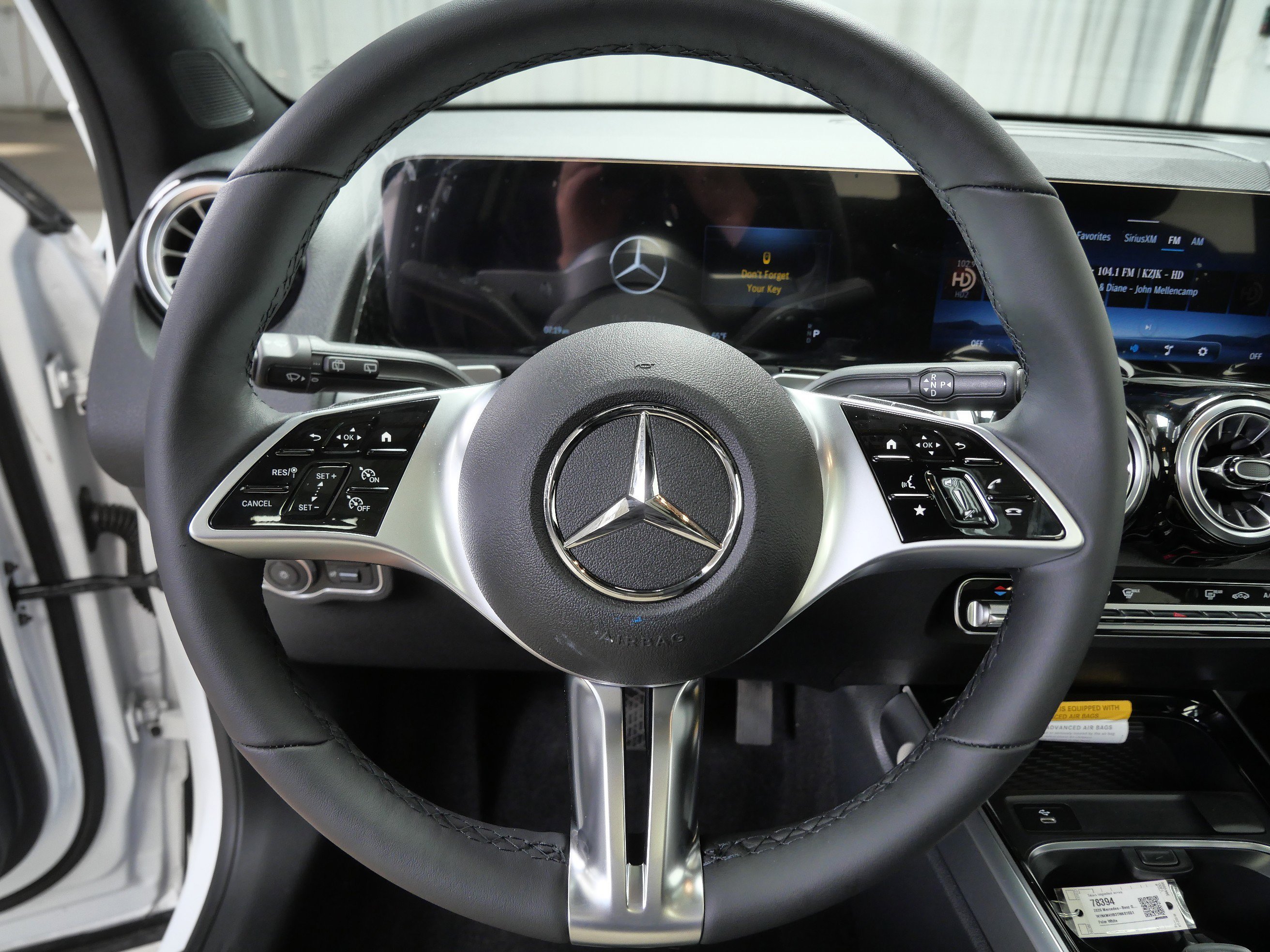 New 2026 Polar White Mercedes-Benz GLB 250 image 12