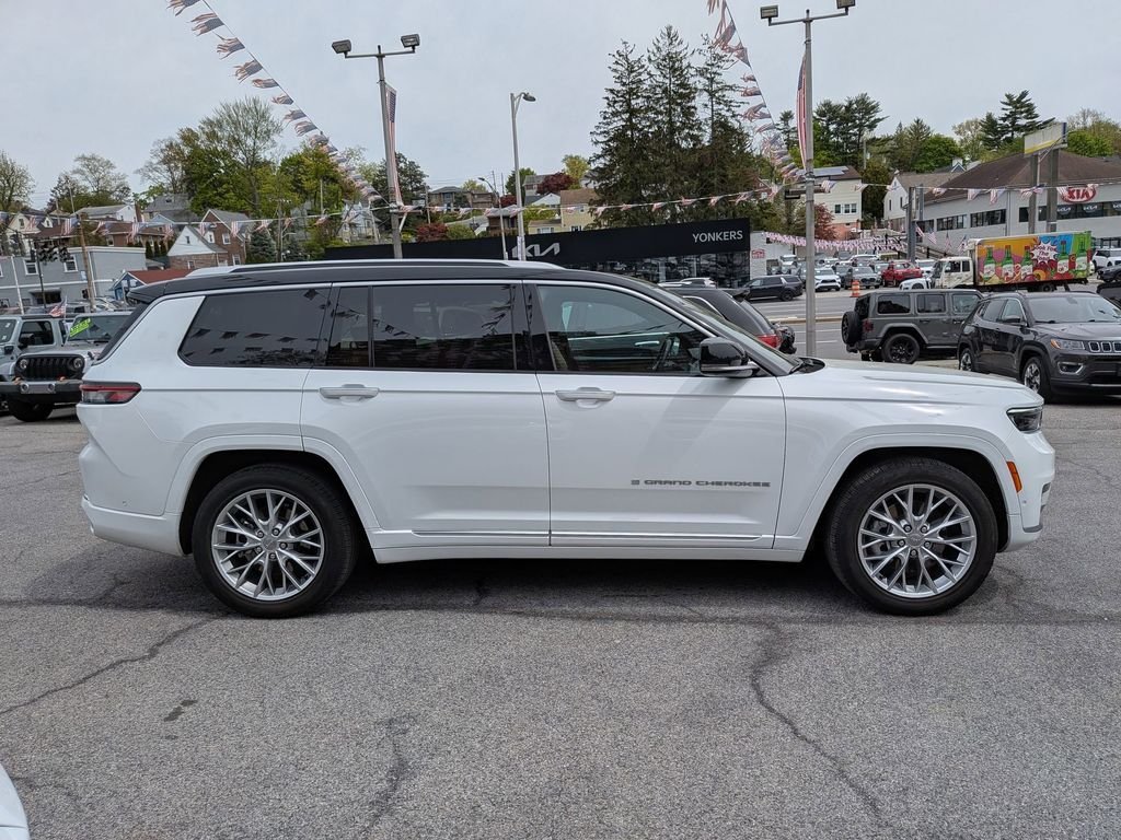 Used 2023 White Jeep Summit image 5