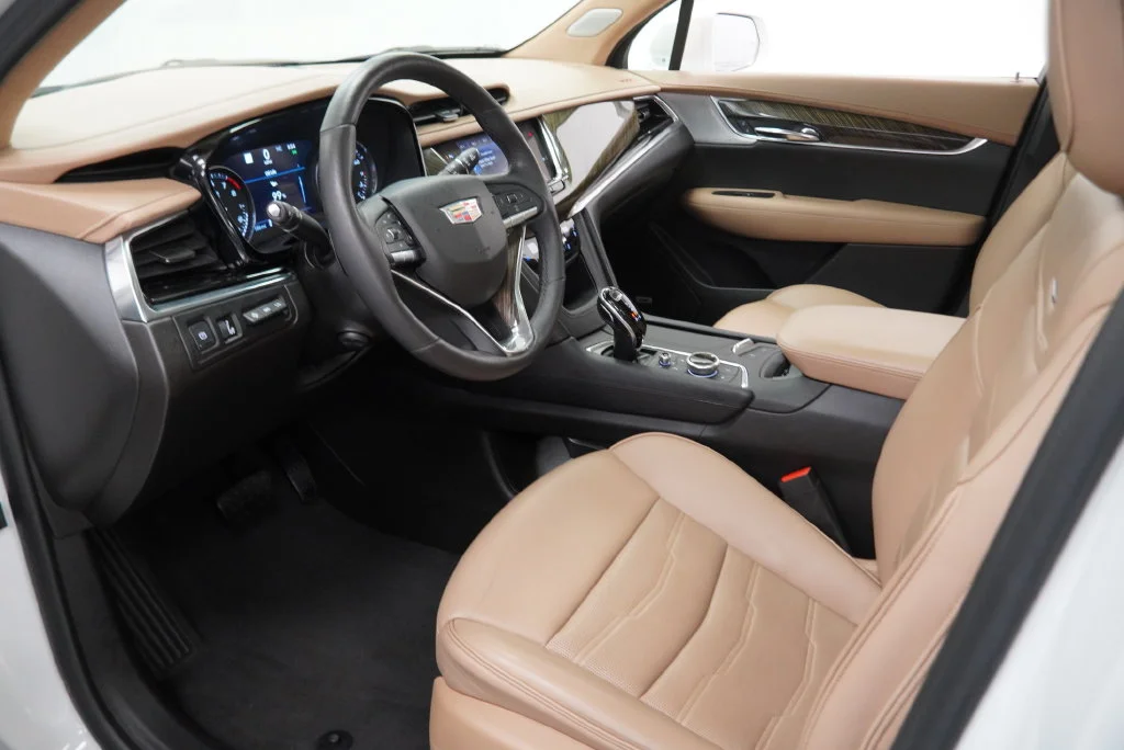 Used 2020 White Cadillac Premium Luxury image 20