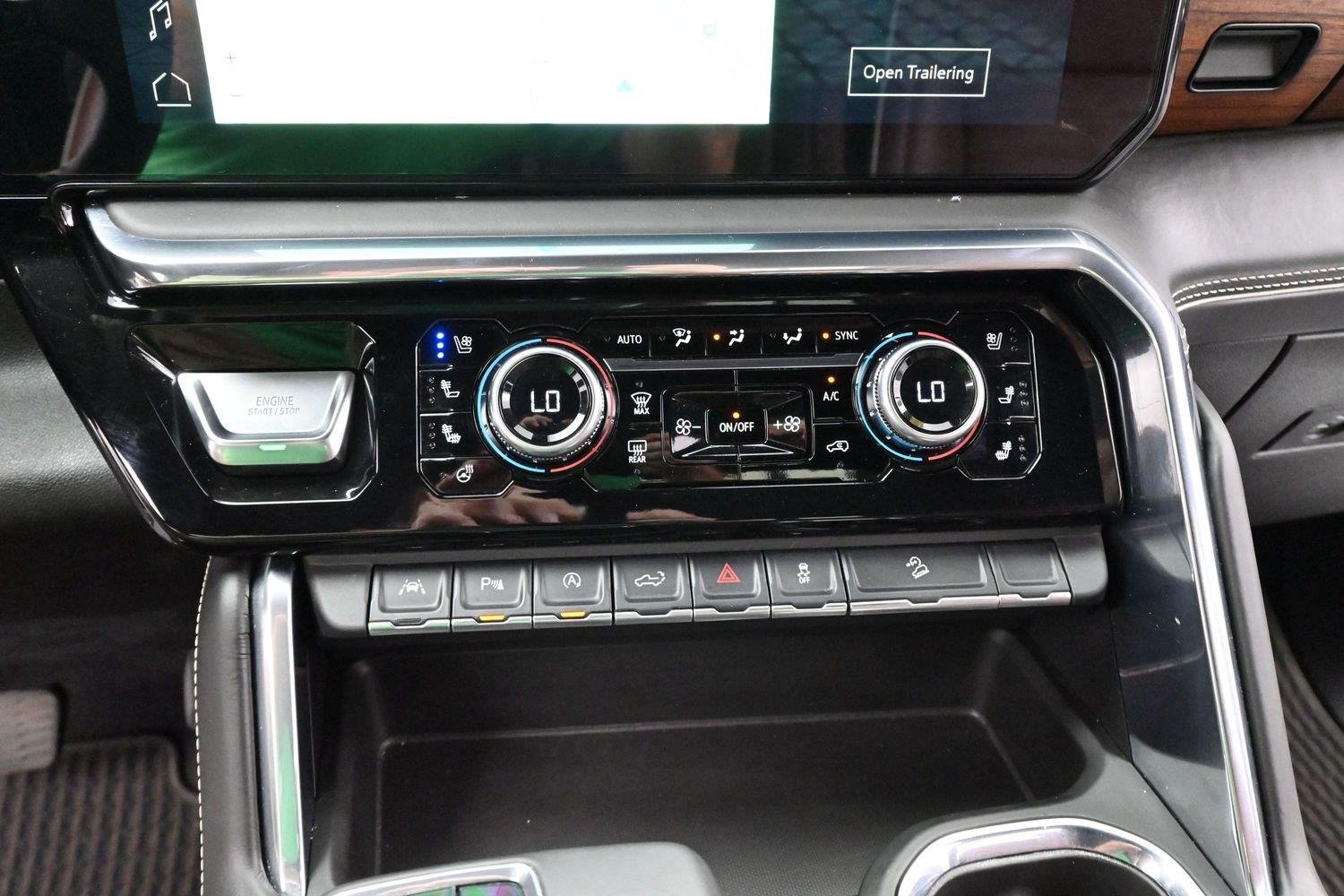 Used 2025 White Frost Tricoat GMC Denali Ultimate image 24