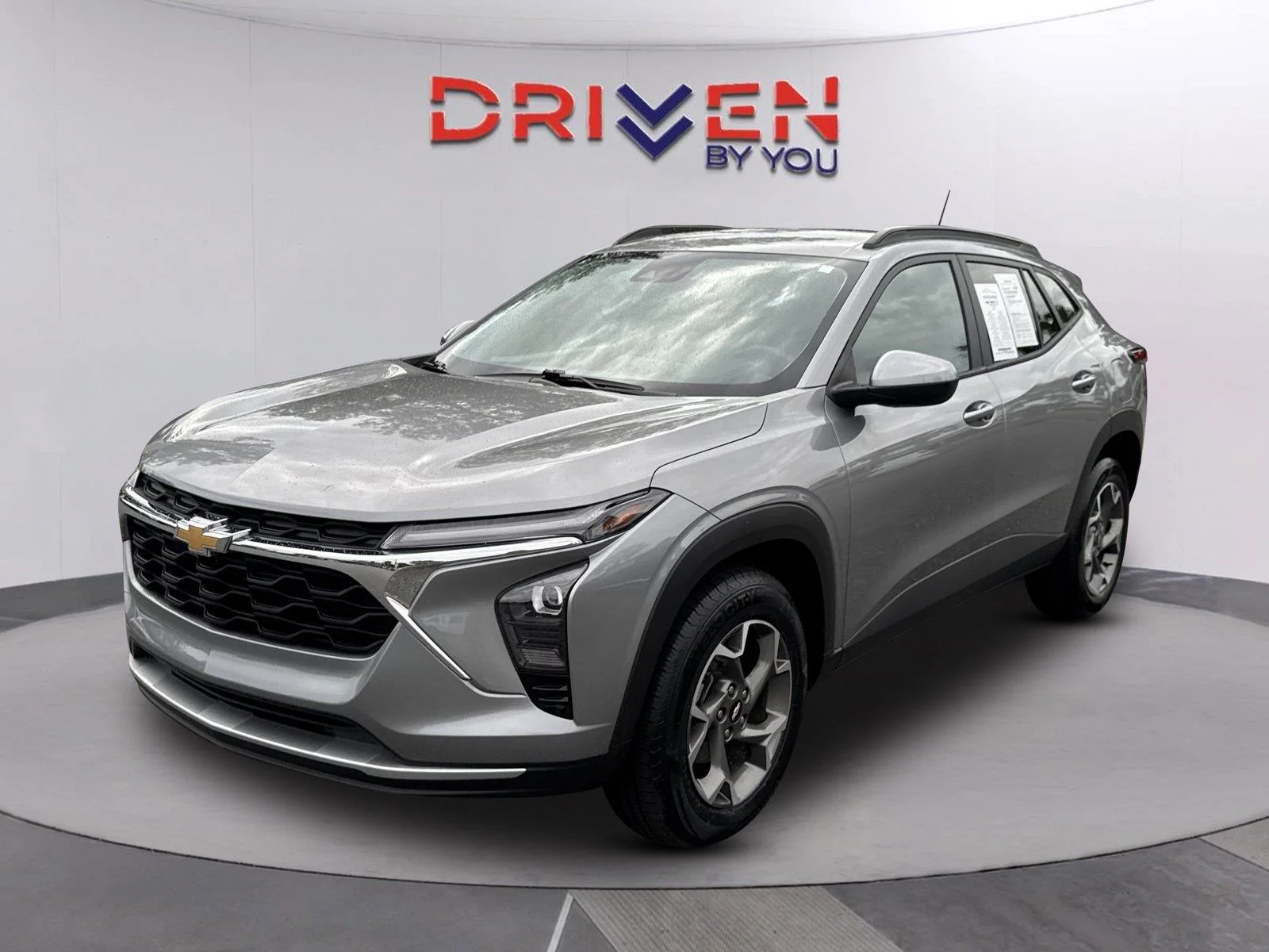 Used 2025 Sterling Gray Metallic Chevrolet LT image 7